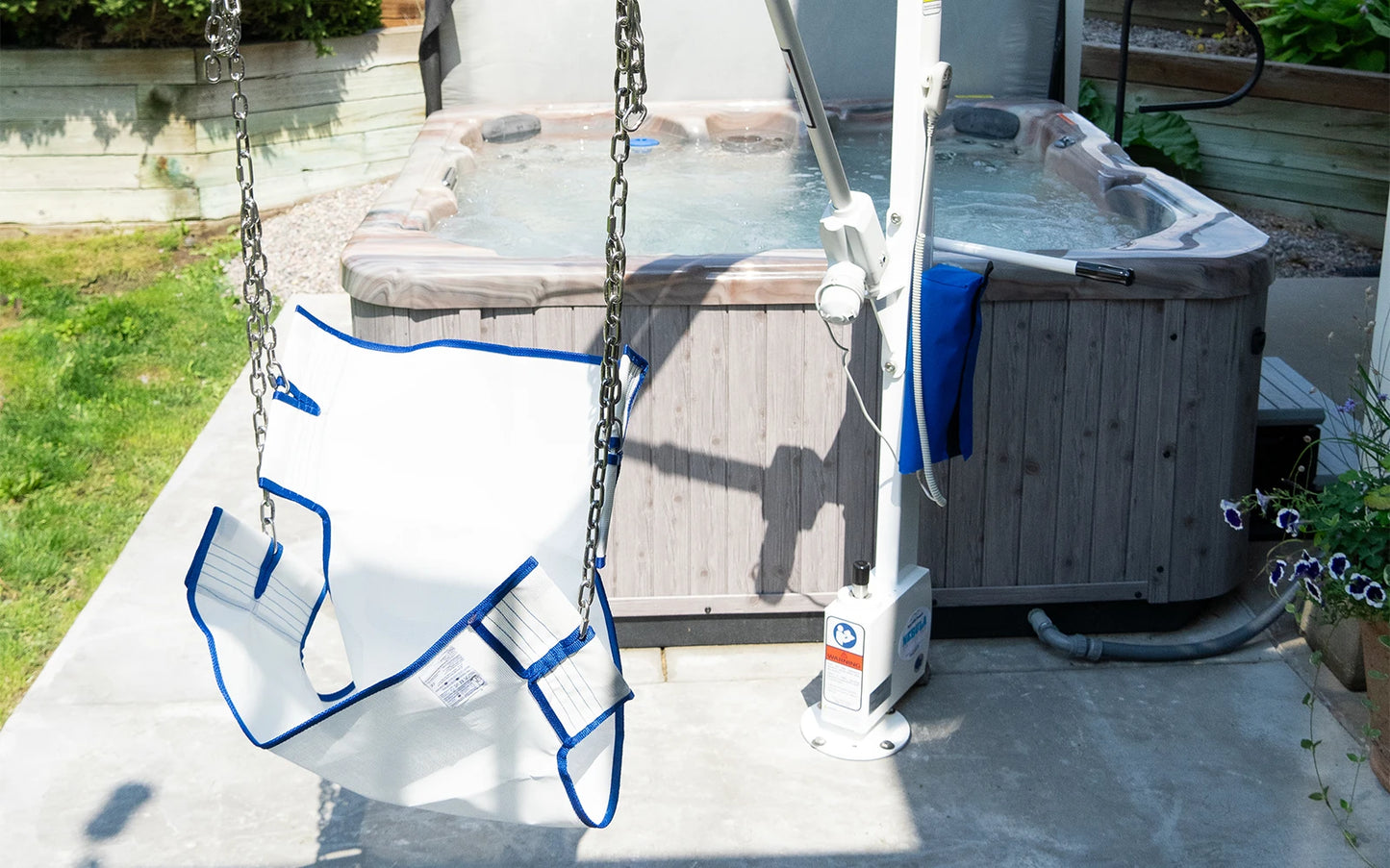 Aqua Creek Nebula Pool Lift — 400 lb Capacity